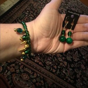 Golden Jade Bracelet & Earrings green gold stretch